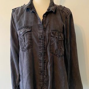 American eagle boyfriend button up chambray